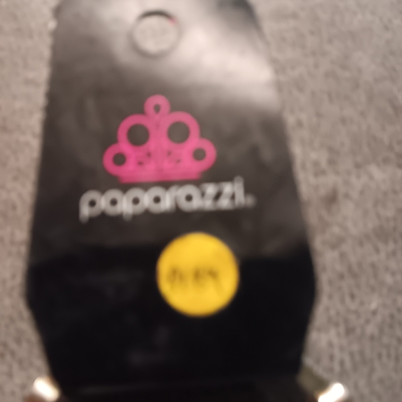 Elegant Gold and Silver Bracelet - Picture 4 of 5